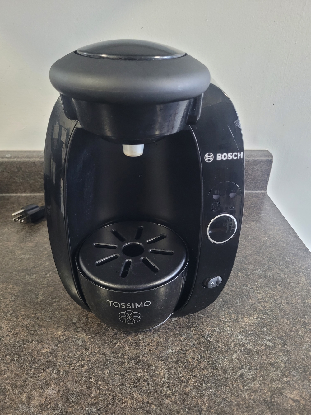 Bosch Tassimo Portable Single-Serve Coffee Maker TAS2002UC8/04